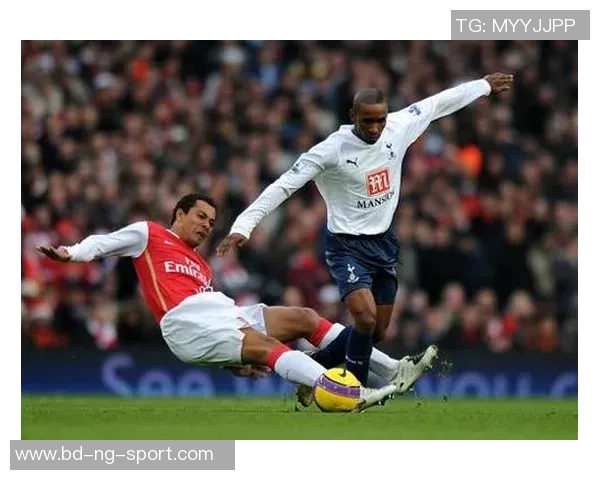 掌握足球内剪刀转身技巧提升你的场上灵活性与突破能力